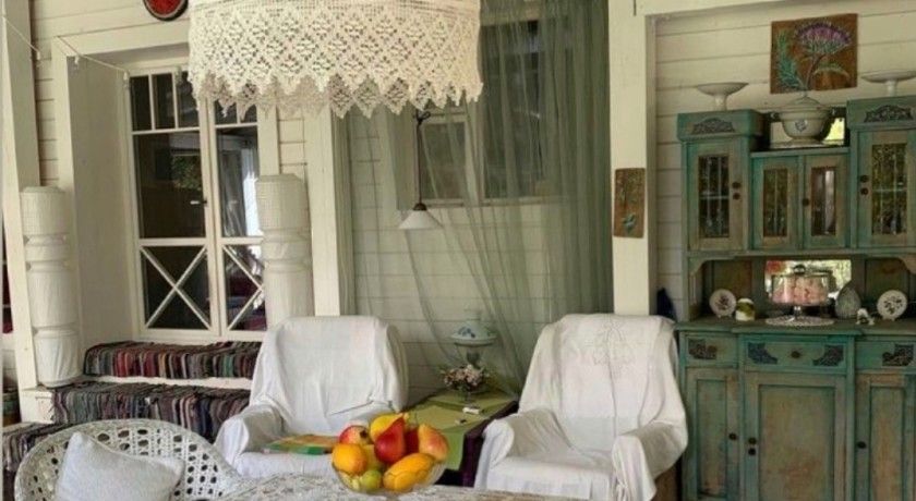 Аренда фотостудии Домик в лесу Зал Веранда. Дача в Москве | Фото 