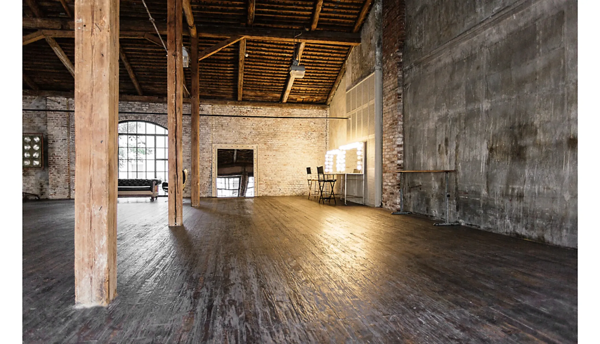 Аренда фотостудии White Хохловка Зал 250  в Москве | Фото 