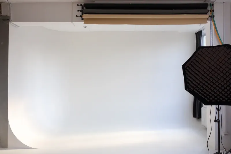 Аренда фотостудии КВАРТИРА 9 Зал Лофт РАХУ в Екатеринбурге | Фото 