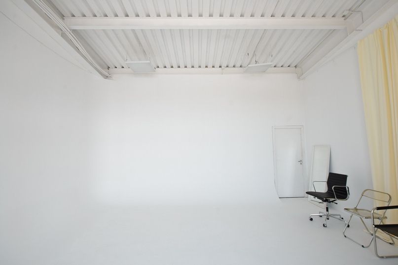 Аренда фотостудии Frame Studio Врач Cyclorama в Новосибирске | Фото 