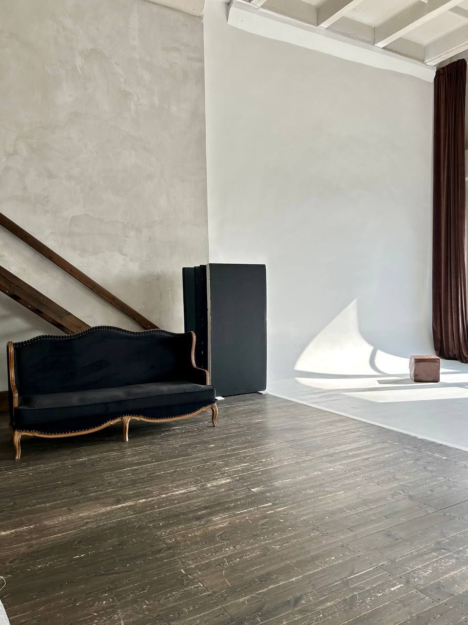 Аренда фотостудии Art Hall Зал Art Hall Во Владивостоке | Фото 