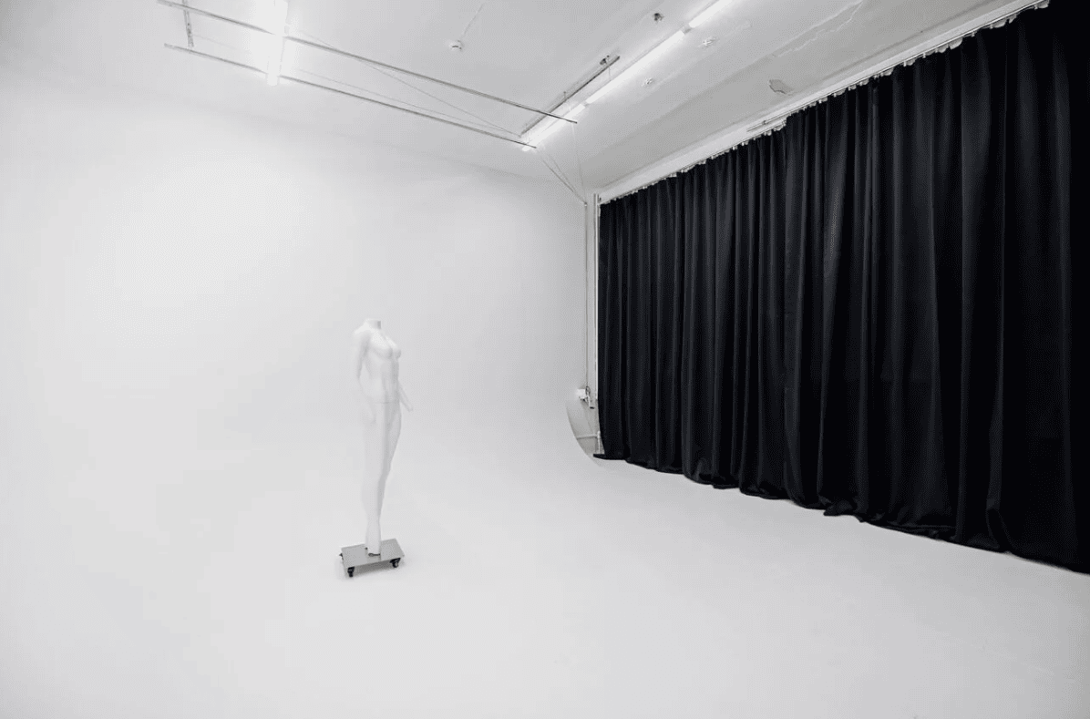 Аренда фотостудии Shokcontent Зал ЗАЛ Циклорам в Новосибирске | Фото 