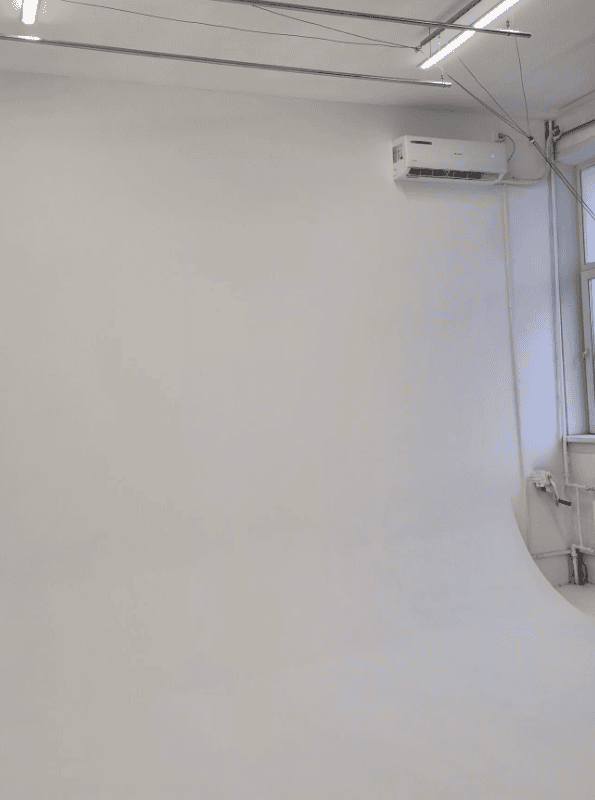 Аренда фотостудии Shokcontent Зал ЗАЛ Циклорам в Новосибирске | Фото 