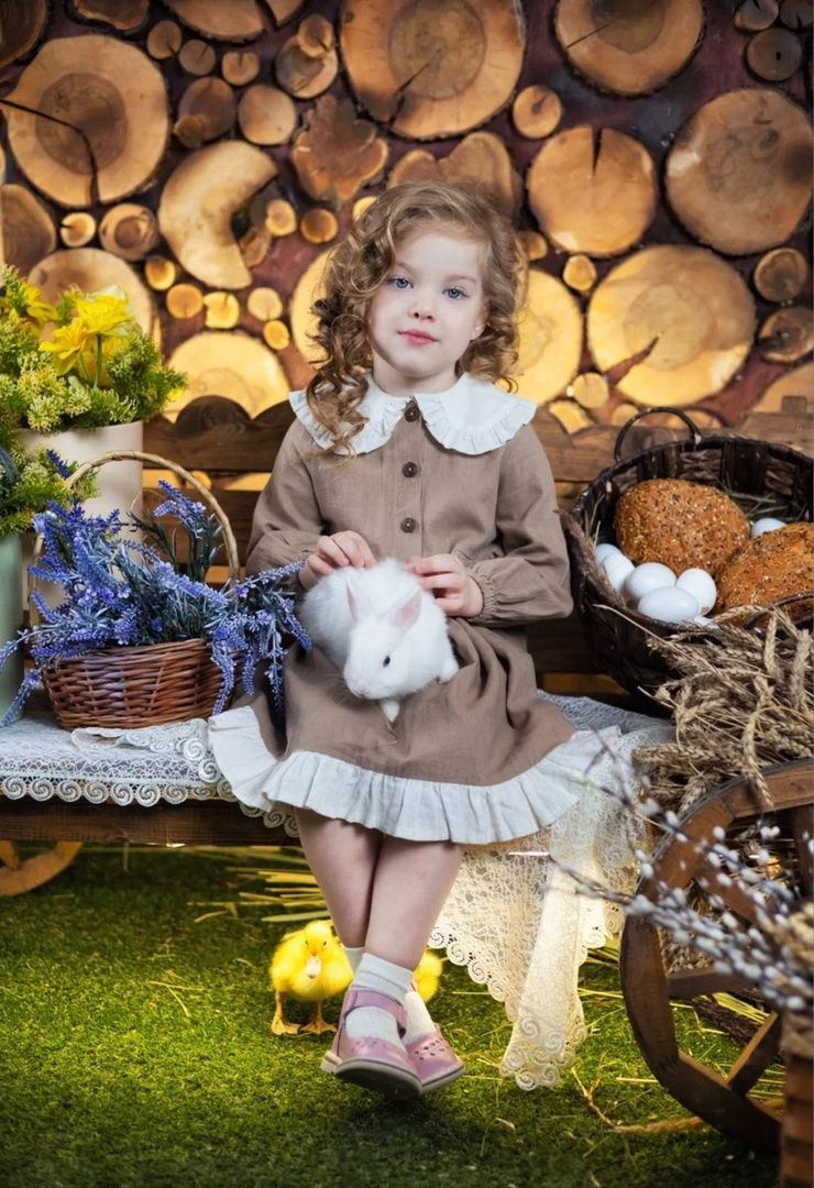 Аренда фотостудии Зоофотостудия Зал Стол с мимозой в Москве | Фото 