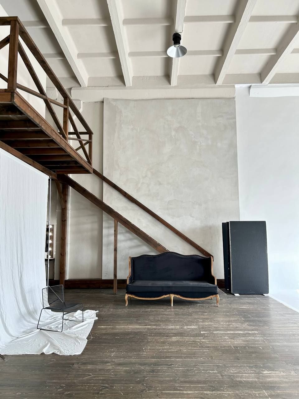 Аренда фотостудии Art Hall Зал Art Hall Во Владивостоке | Фото 