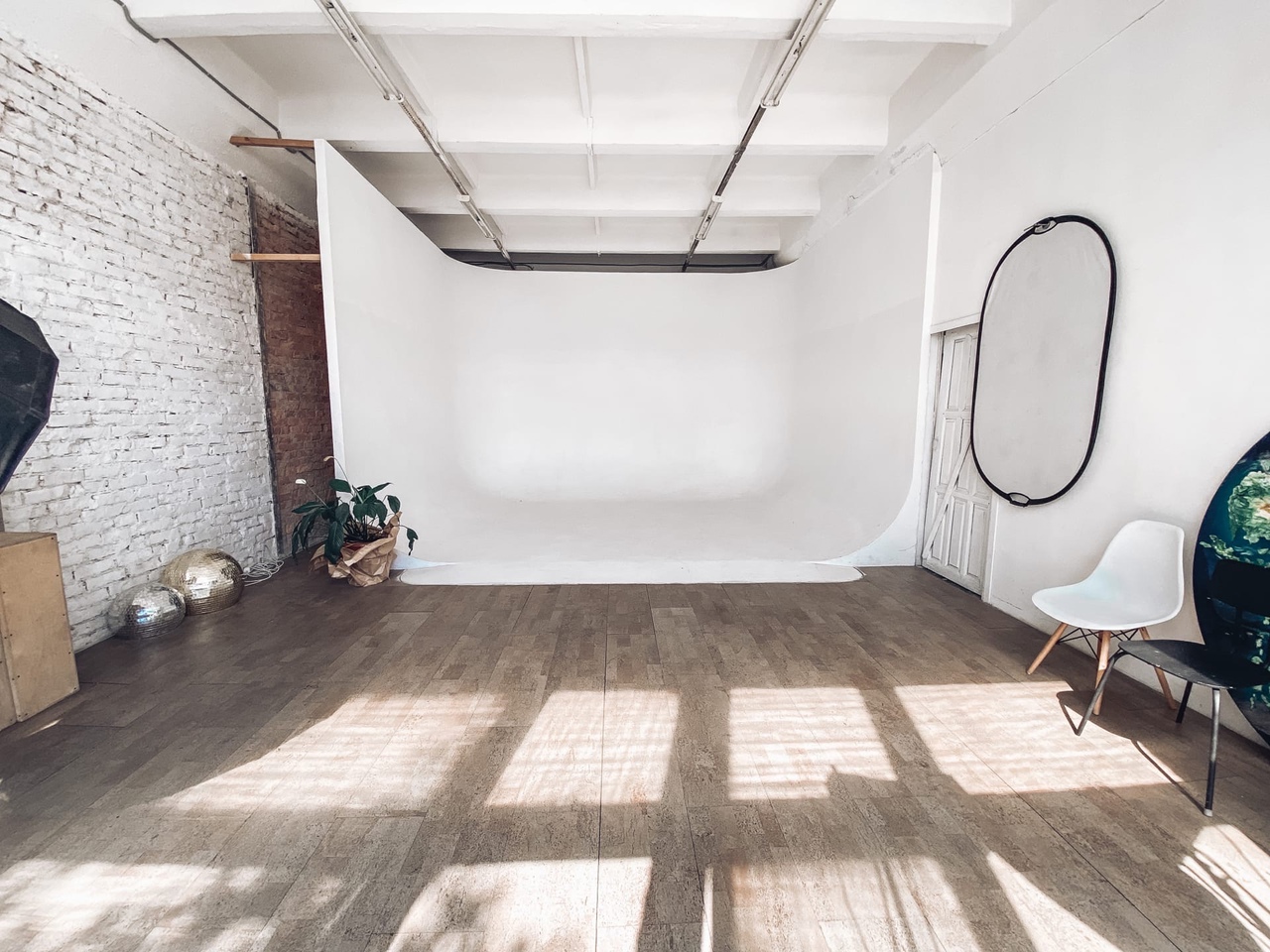 Аренда фотостудии Alta Costura Зал Milk  в Екатеринбурге | Фото 