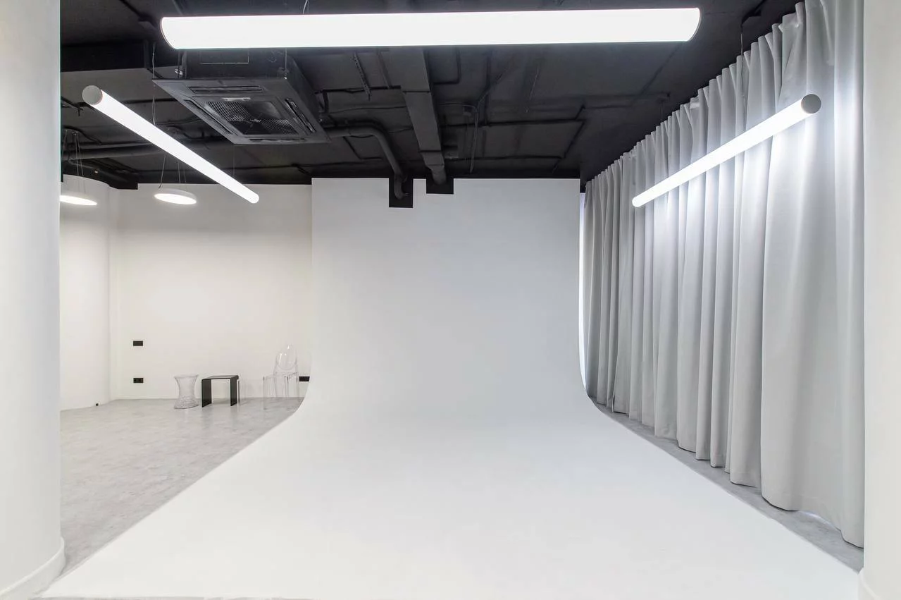 Аренда фотостудии Rosso Зал ЦИКЛОРАМА в Екатеринбурге | Фото 