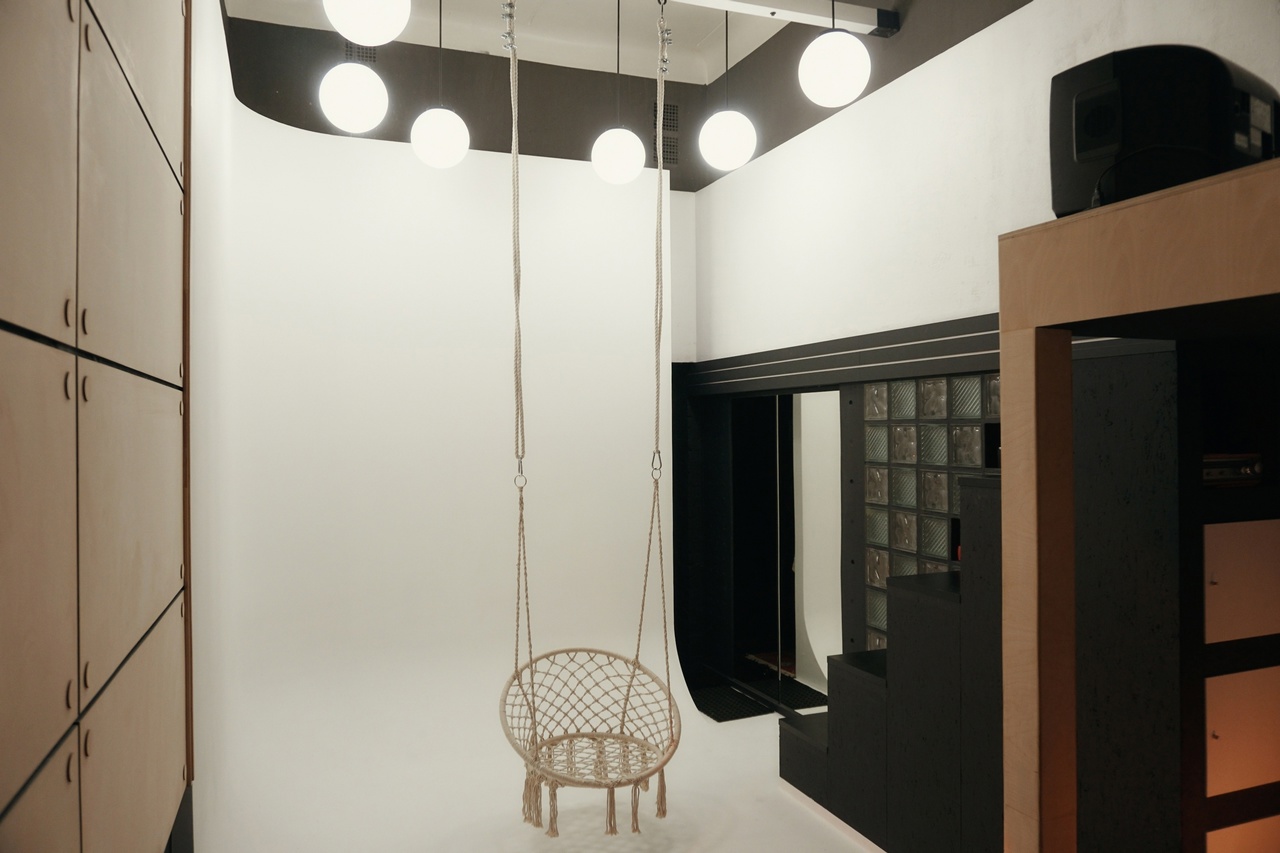 Аренда фотостудии ROOMS Зал Основной в Санкт-Петербурге | Фото 