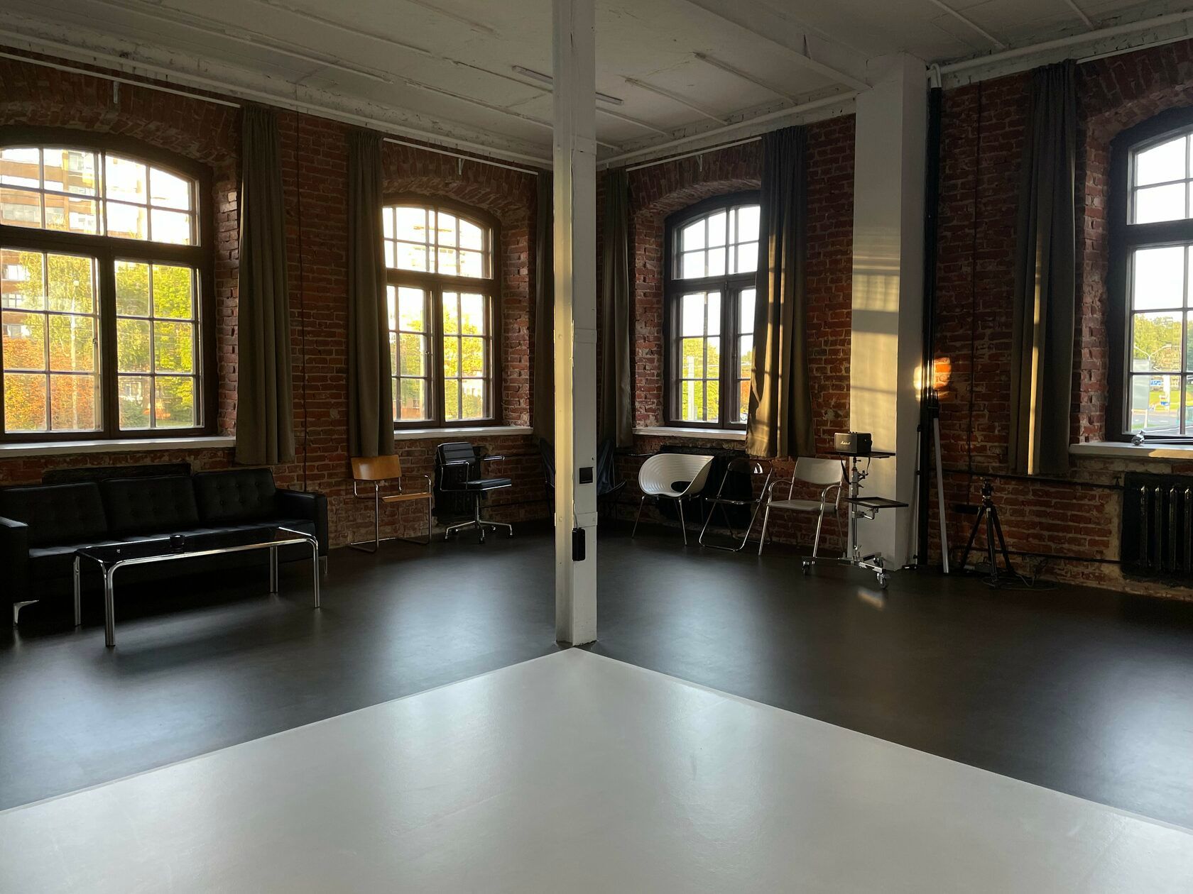 Аренда фотостудии ZARNICA STUDIO Зал Новый Зал в Минске | Фото 