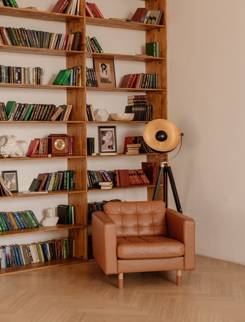 Аренда фотостудии ONE MORE STUDIO Зал Книжный В Иркутске | Фото 