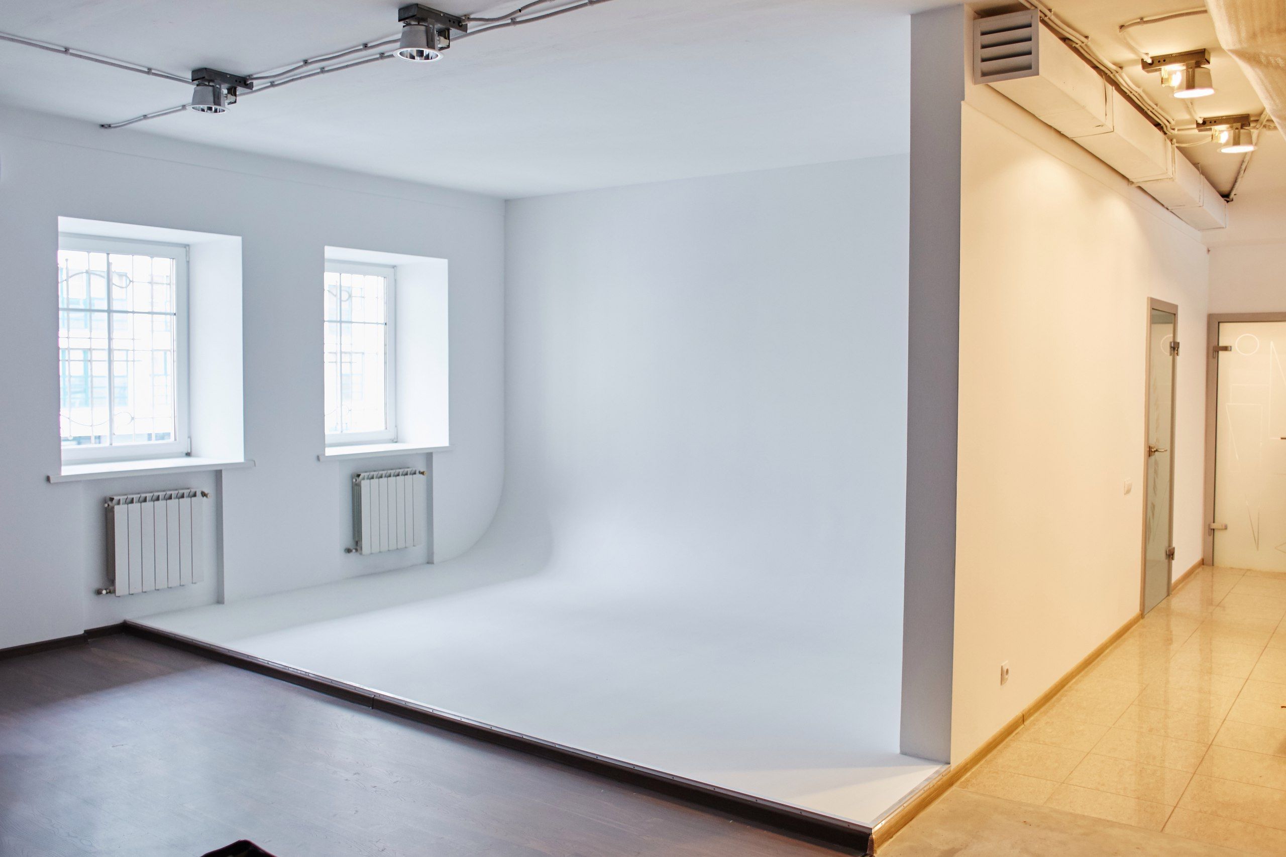 Аренда фотостудии Контраст Зал Циклорама в Нижнем Новгороде | Фото 